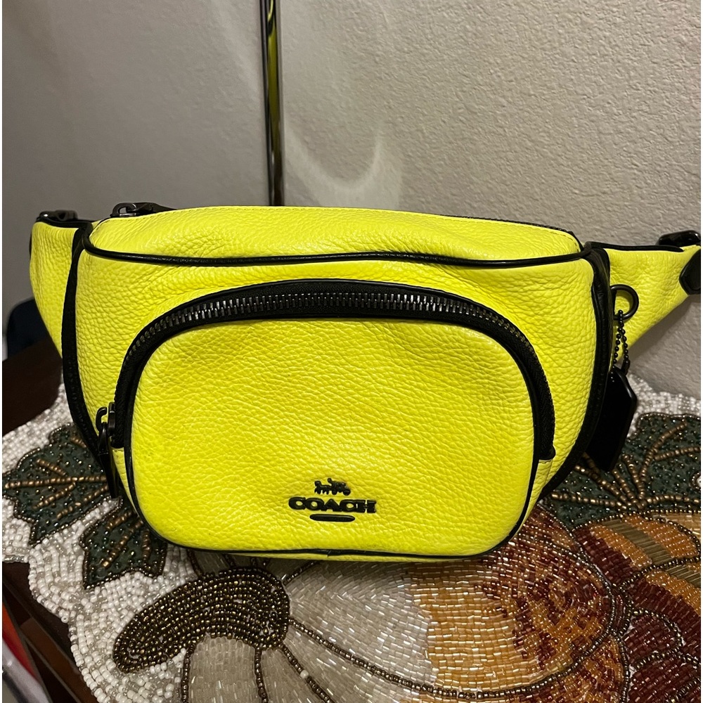 Coach Neon Yellow& Black Block Court Court Leather Belt Bag. Black Zippers.NWOT